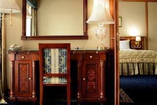 Отель Intercontinental Hotel Bucharest Бухарест Люкс с 1 спальней-8